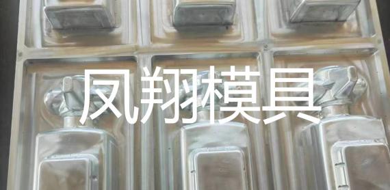 吸塑鋁模與吸塑木模、吸塑銅模相比，在性能上有哪些優(yōu)勢(shì)？